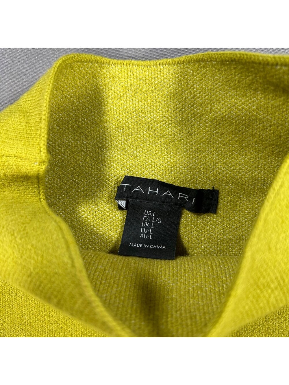 Tahari Women’s Sweater Size Large Green Plaid Mock Neck Long Sleeve Soft Knit - Picture 4 of 7
